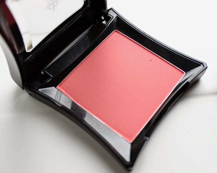Illamasqua blushpowder beauticool